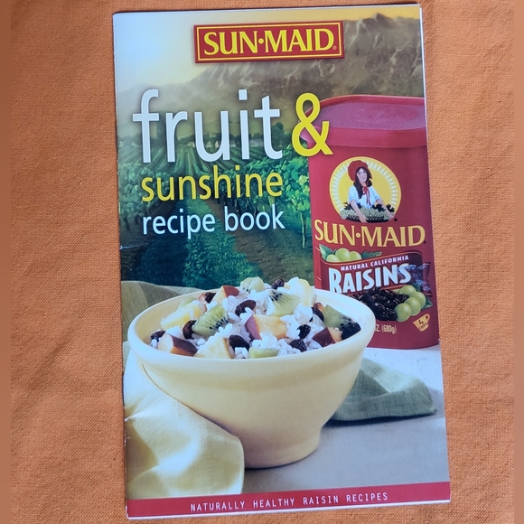 SunMaid Fruit & Sunshine Recipe Book vintage paperback cookbook - Picture 1 of 3